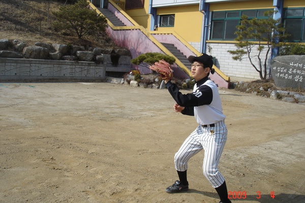 잘생긴 얼굴에살살 녹이는 미소를 간직한 우리 준호...