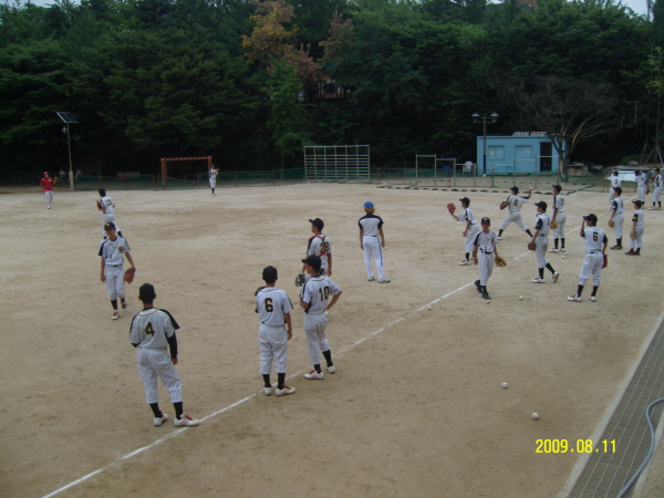 연습 경기 전 몸풀기.